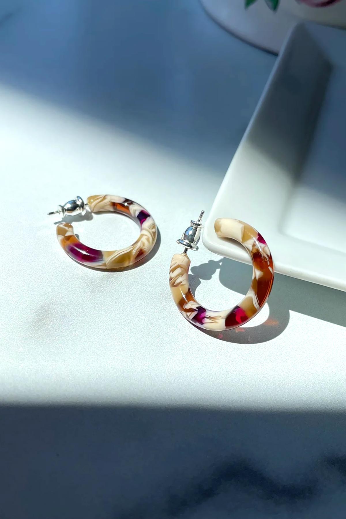 Fenna & Fei Small Acetate Hoops In Autumn