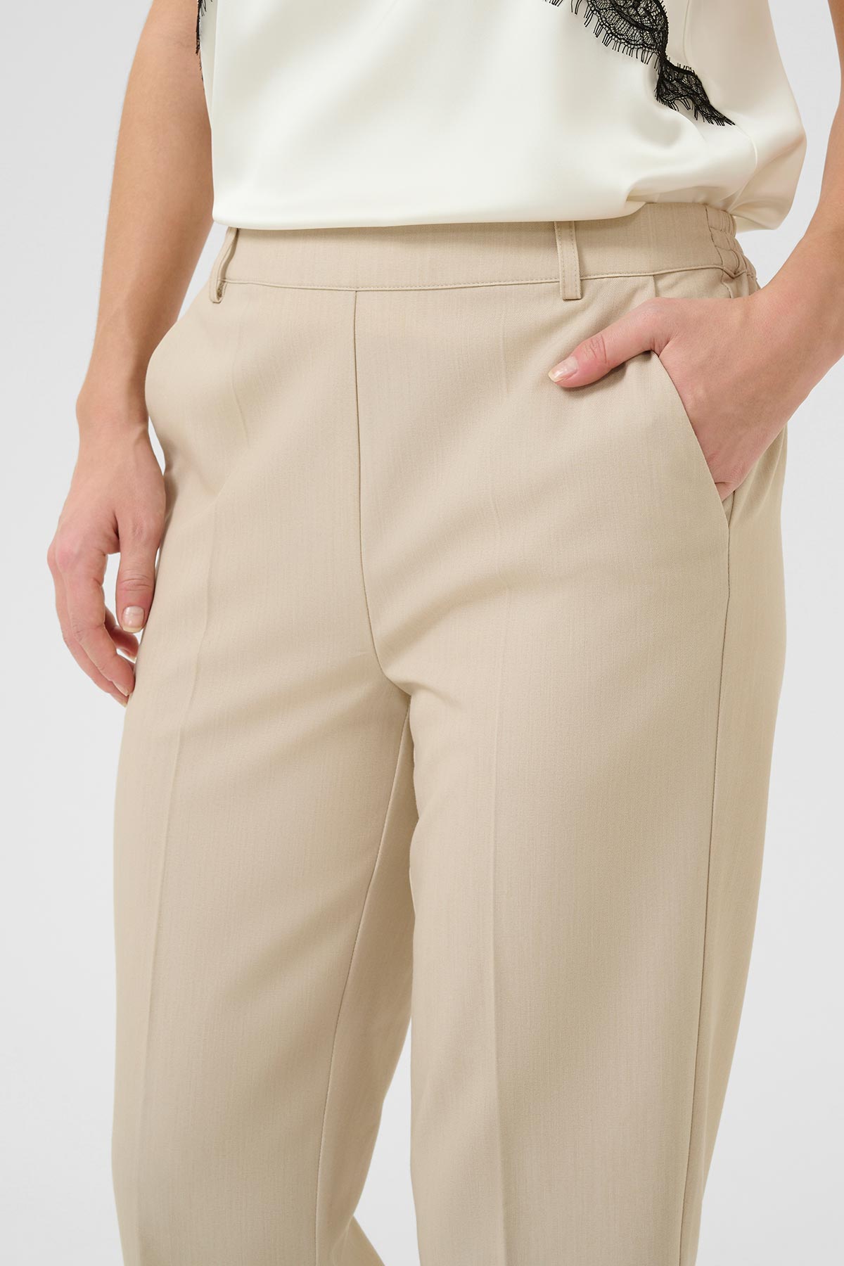 Kaffe KAsakura Trousers In Feather Gray Melange