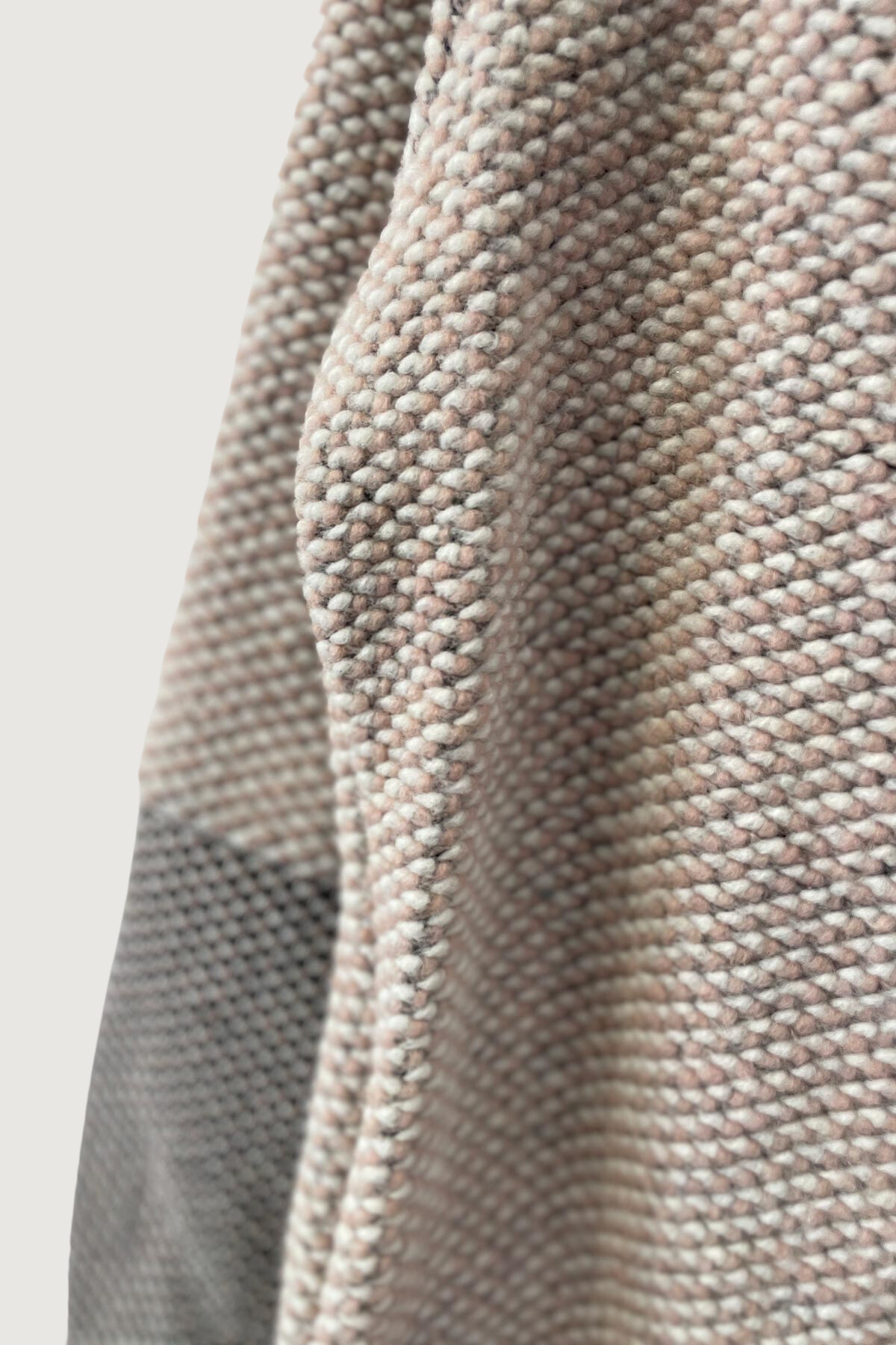 Mia Strada Speckled Woolen Coatigan In Dusky Pink