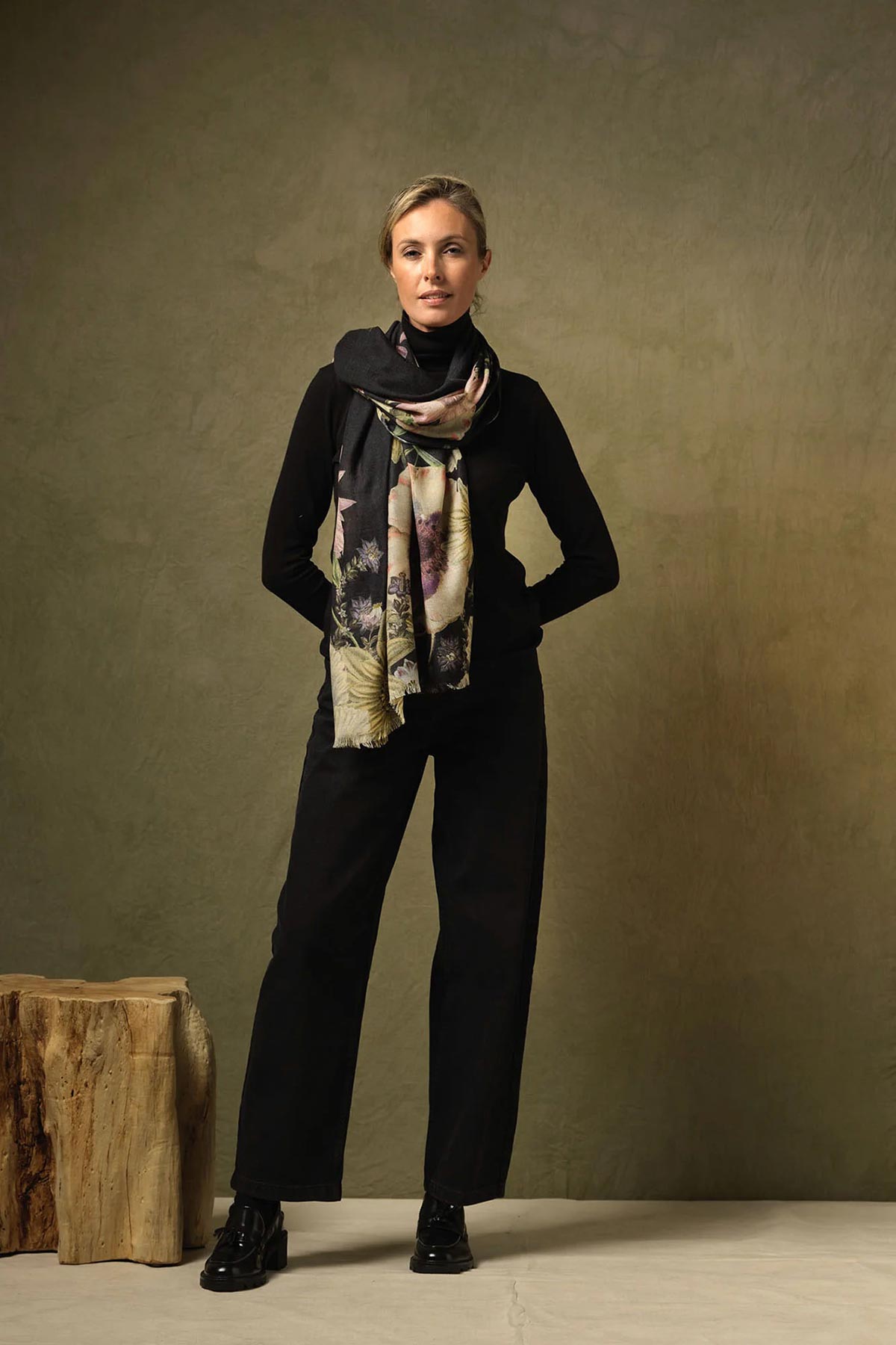 One Hundred Stars Daisy Black Wool Scarf