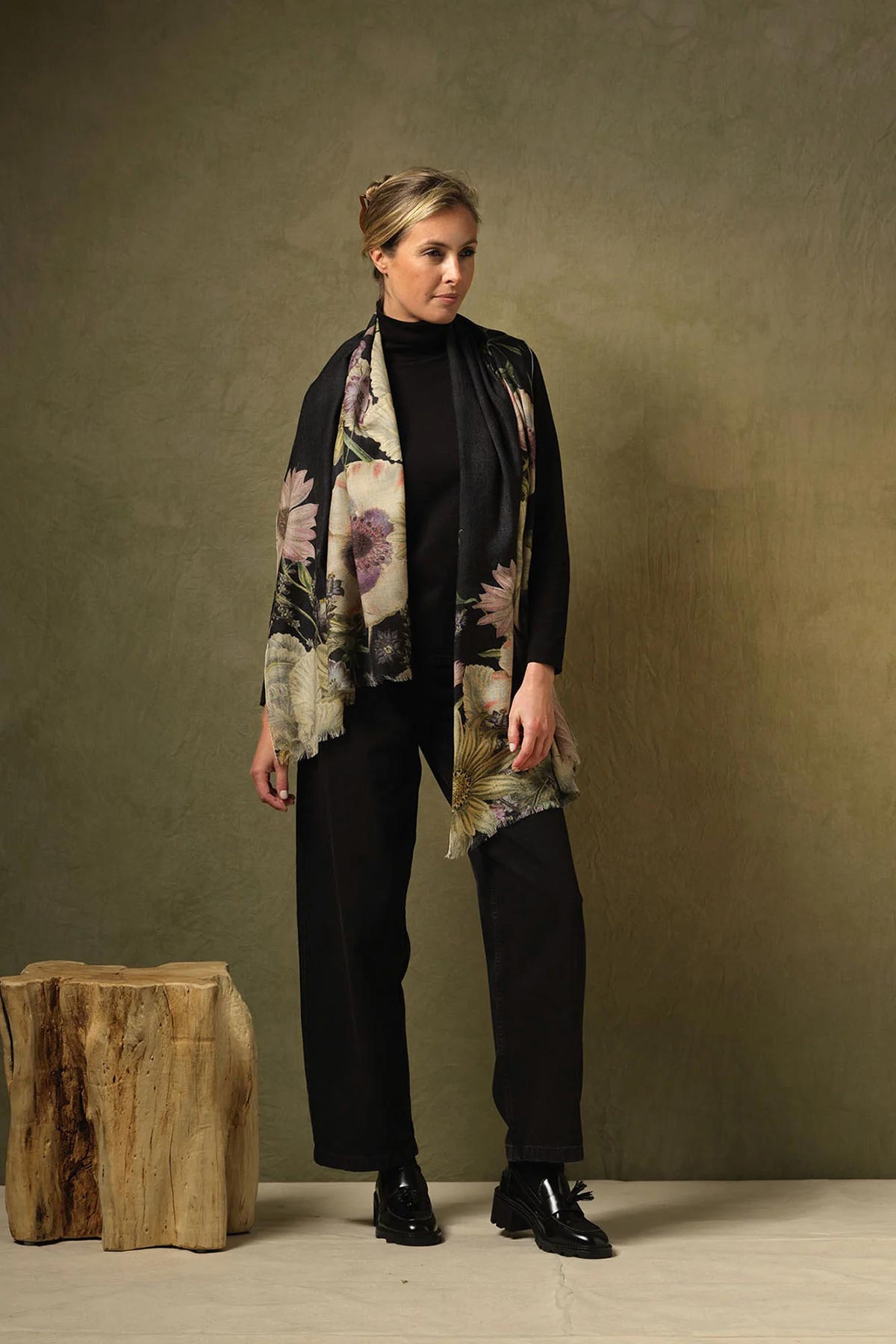 One Hundred Stars Daisy Black Wool Scarf