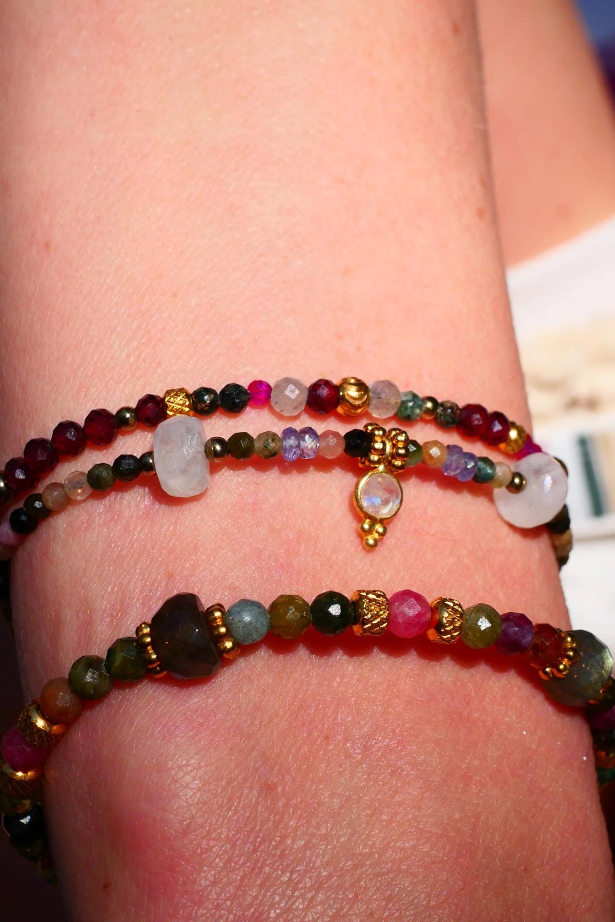 Ginandger Oorja Bracelet Garnet Seraphinite Rubellite & Labradorite