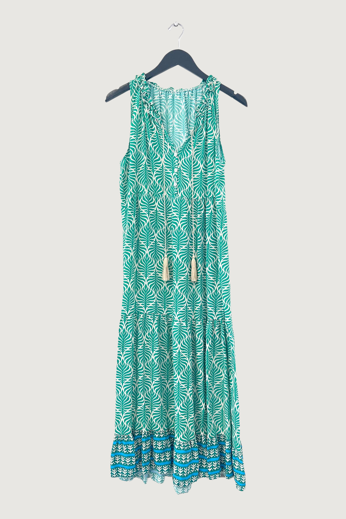 Mia Strada Sleeveless Leaf Print Maxi Dress in Emerald Green