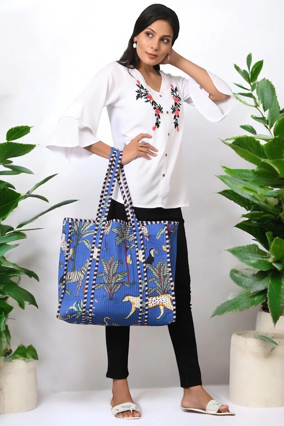 Conscious Yoga Collective The Ultimate Jungle Tote In Royal Blue