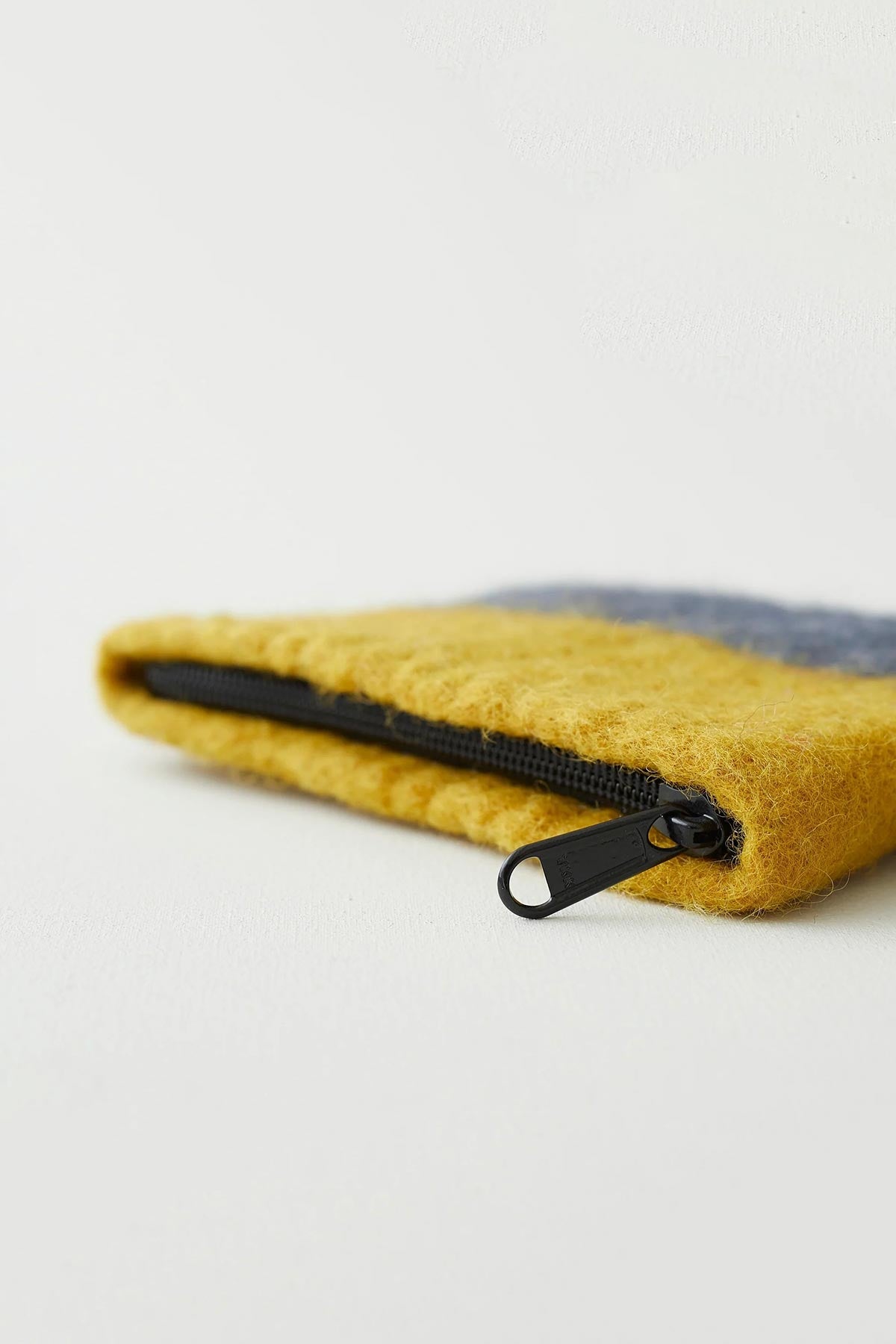 Aura Que Lila Handmade Felt Ombre Two Tone Zip Purse