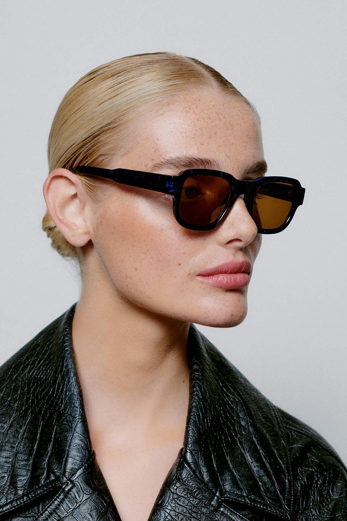 A Kjaerbede Halo Sunglasses In Demi Blue
