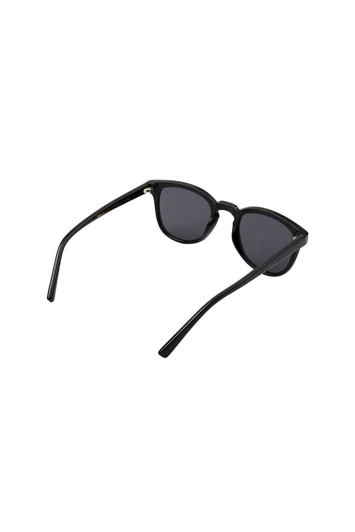 A Kjaerbede Bate Sunglasses In Black