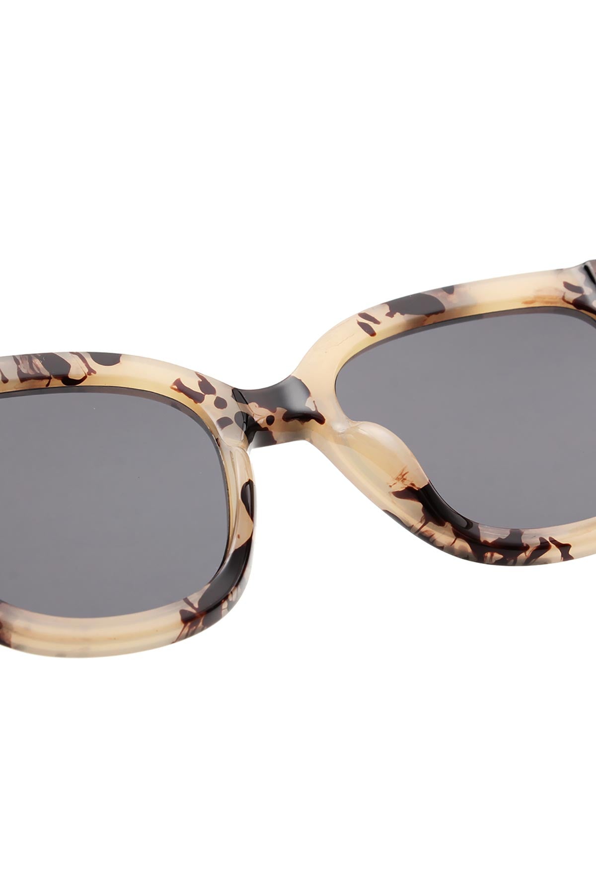 A Kjaerbede Billy Sunglasses In Hornet