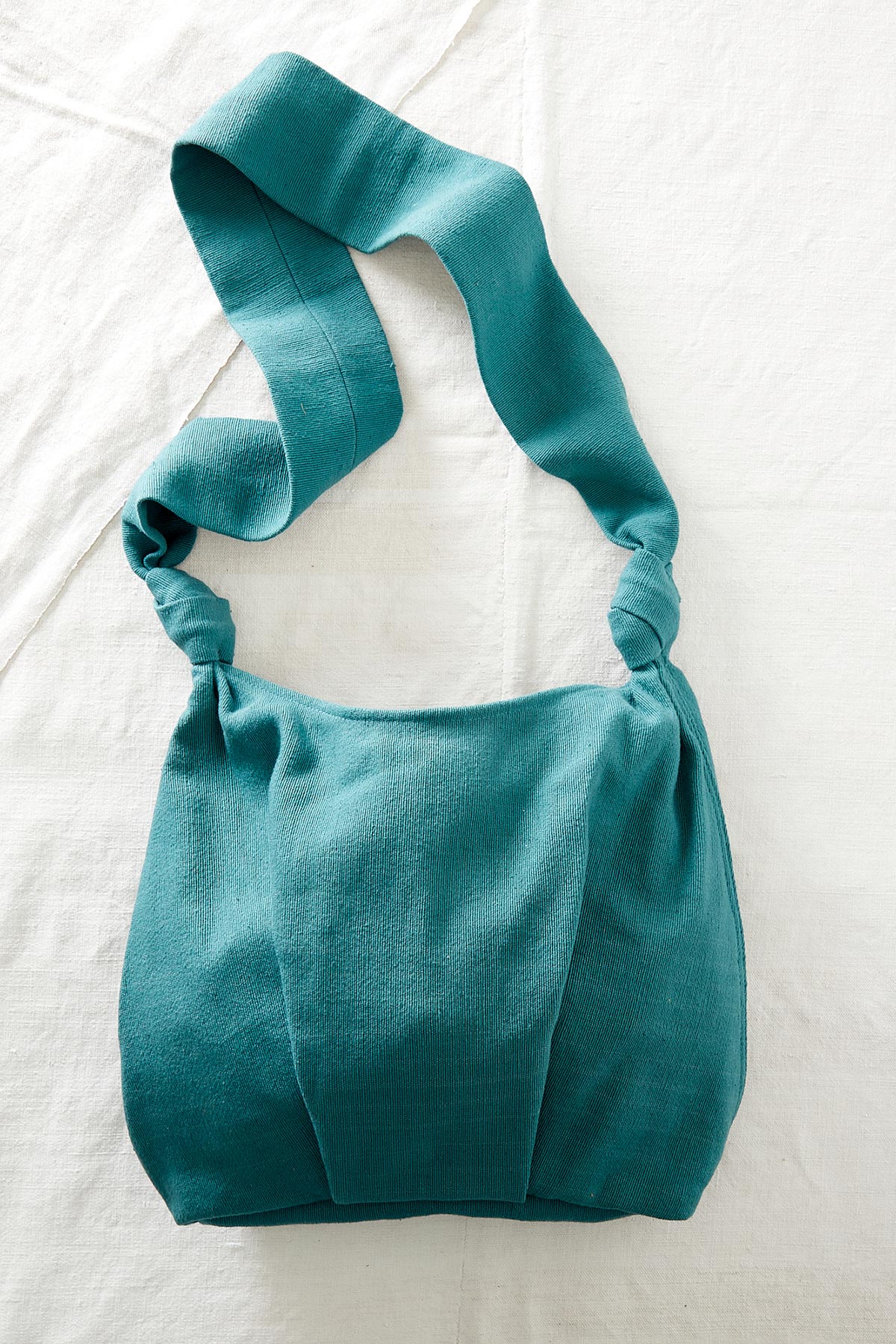 Aura Que Gyani Vegan Cross Body Everyday Bag Zip Closure In Teal Green