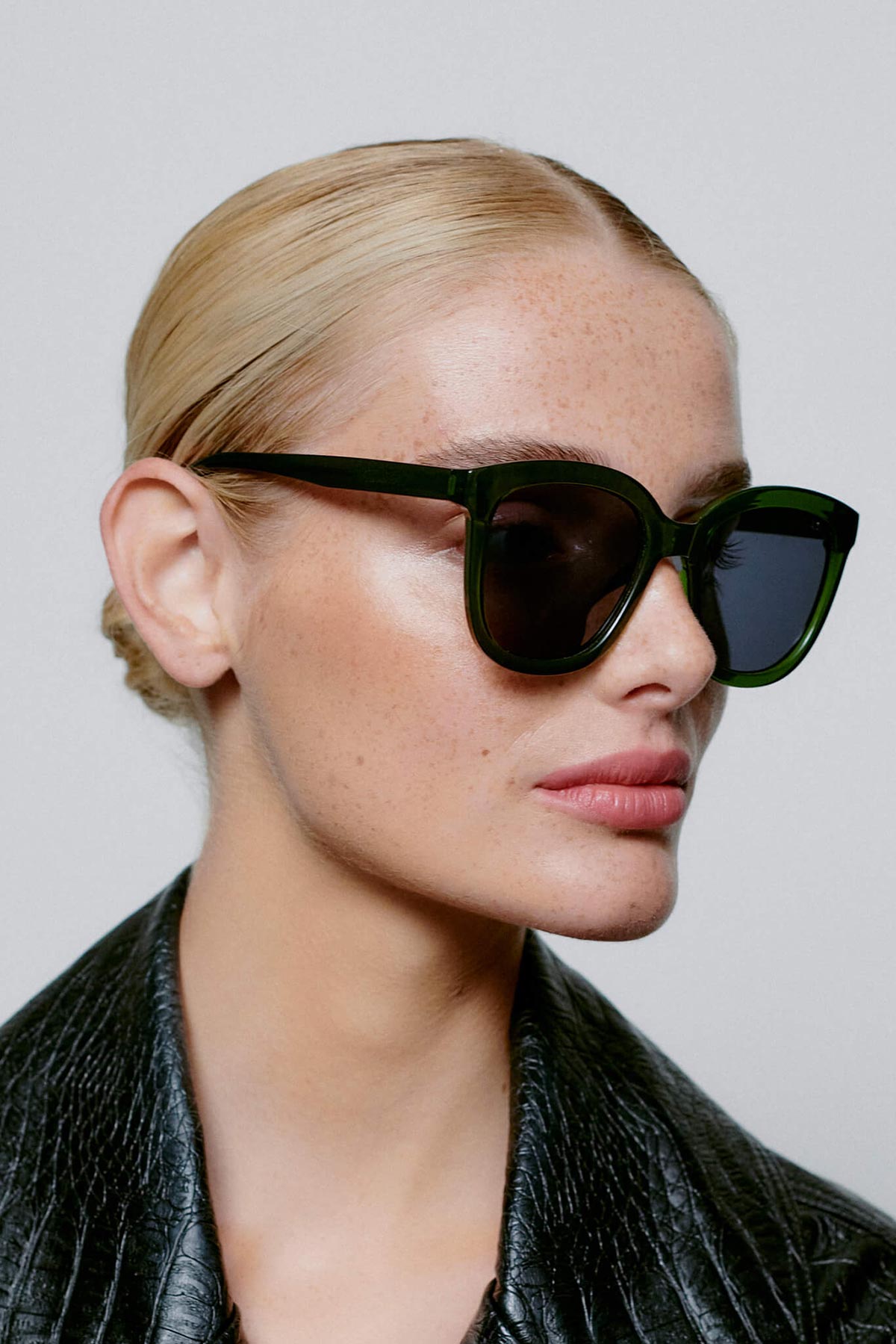A Kjaerbede Billy Sunglasses Dark Green Transparent