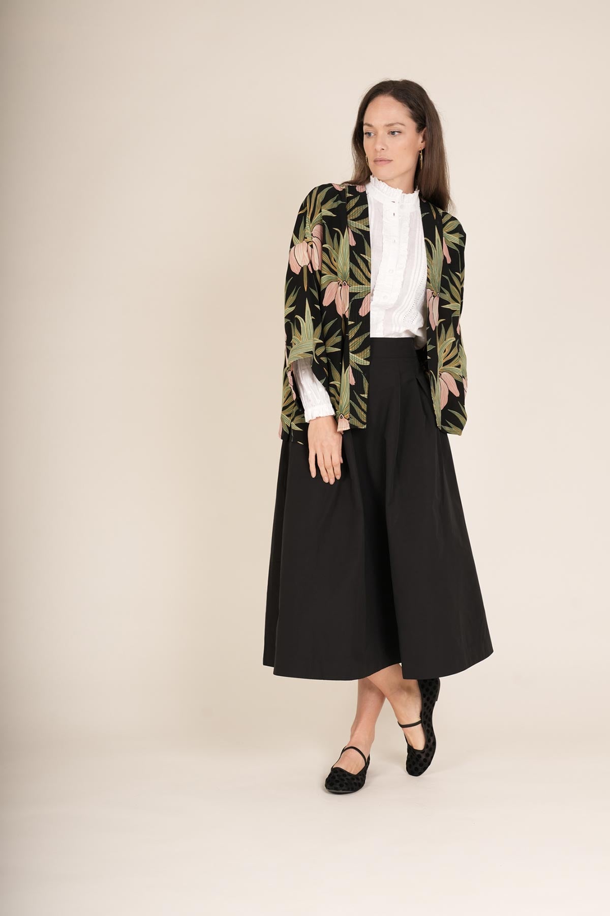 One Hundred Stars Deco Bud Black Crepe Kimono