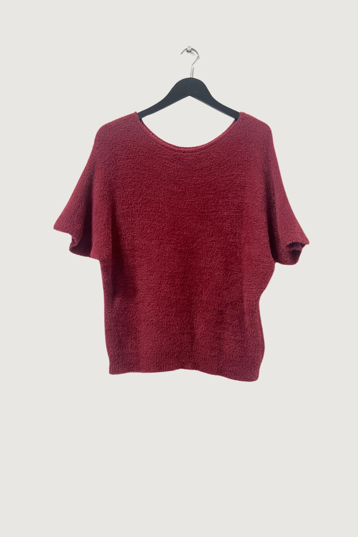 Mia Strada London Fluffy Short Sleeve Top In Burgundy