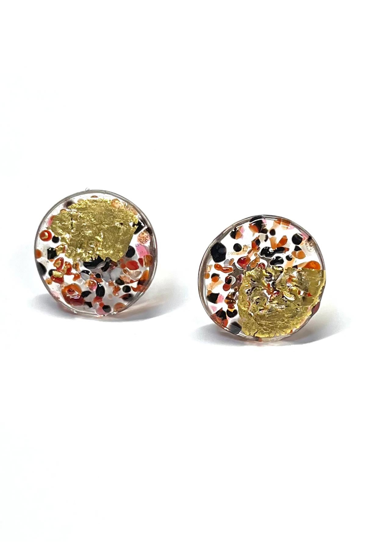 Helen Chalmers Glass And Gold Midi Mottled Stud Earrings In Bramble