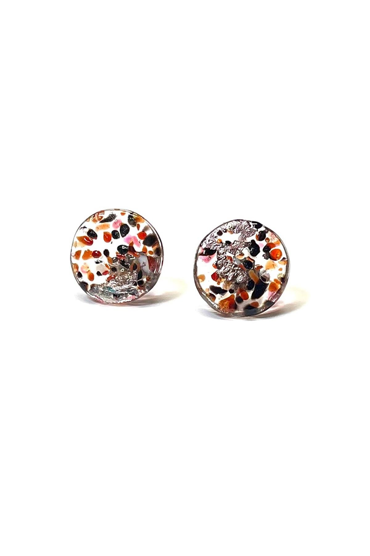 Helen Chalmers Glass And Palladium Midi Mottled Stud Earrings In Bramble