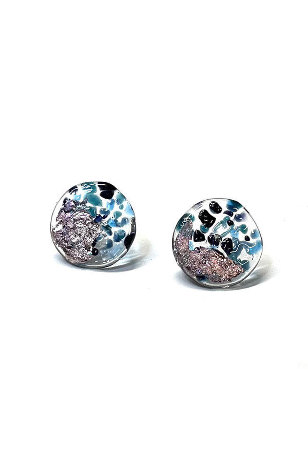 Helen Chalmers Glass And Palladium Midi Mottled Stud Earrings In Dark And Stormy