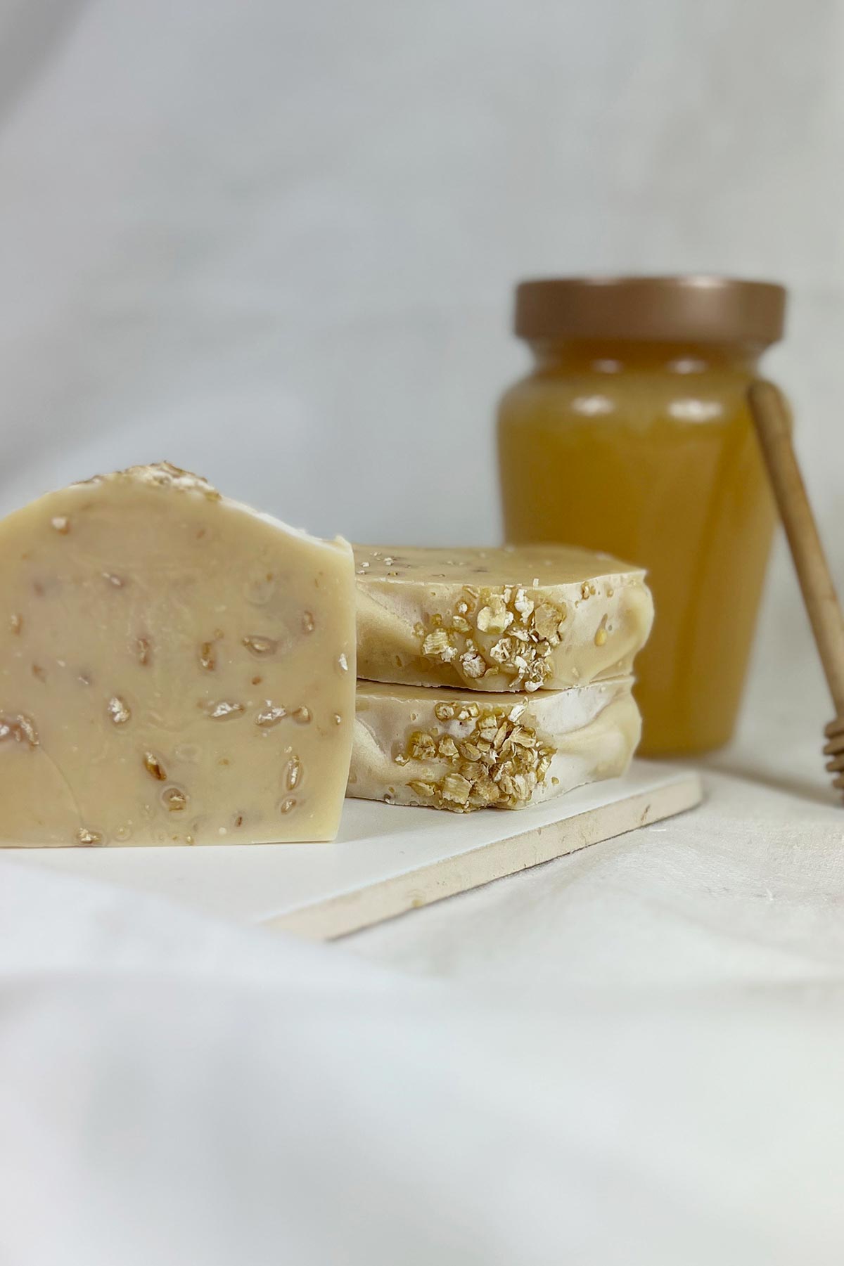 Auraque Handcrafted Honey Oat Sensitive Skin Cleansing Soap Bar