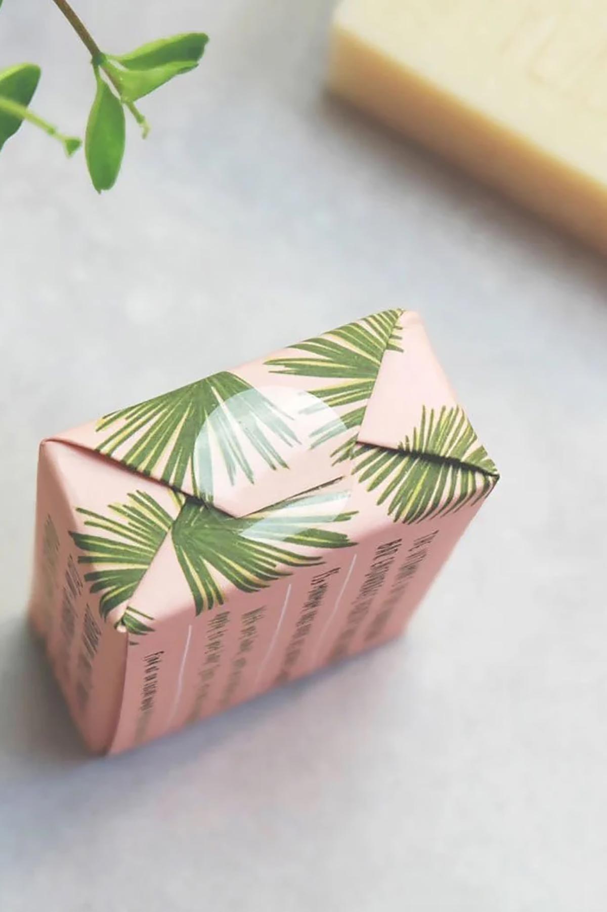 Paper Plane Lavender And Geranium 100% Natural Vegan Plastic-Free Solid Shampoo