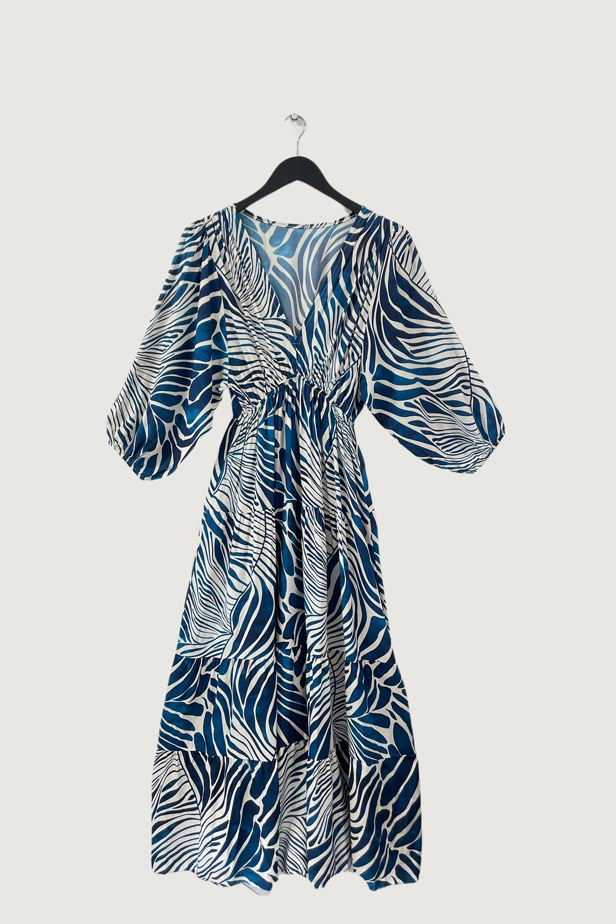 Mia Strada Monochrome Waves Midi Dress In Deep Blue