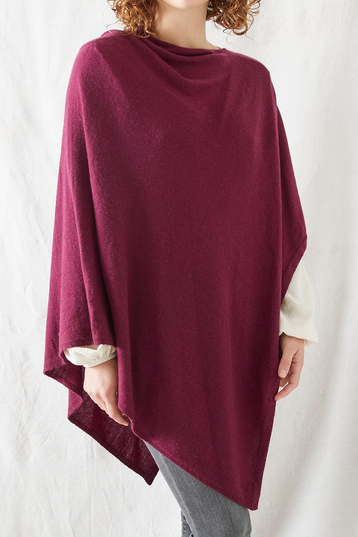 Aura Que Risi Luxury Soft Fine Knit Merino Cowl Poncho In Purple Plum