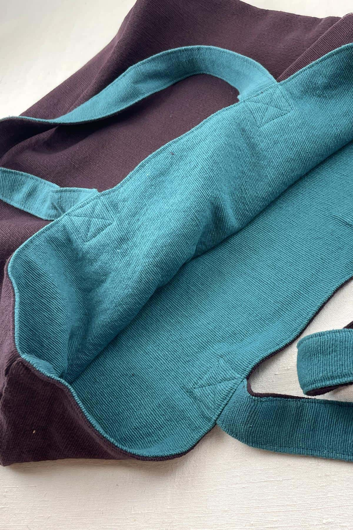 Aura Que Usko Reversible Cotton Tote Bag In Plum & Teal