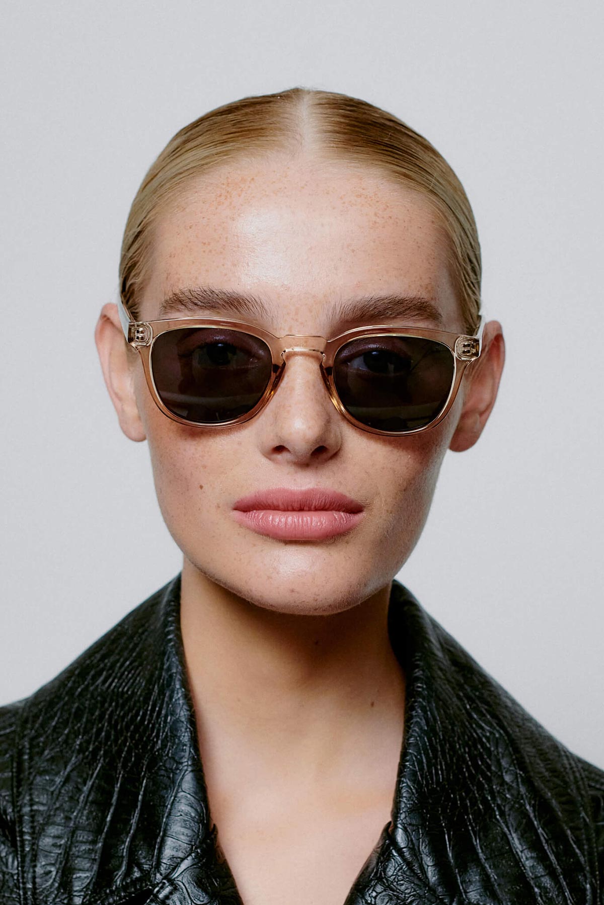 A Kjaerbede Bate Sunglasses In Champagne