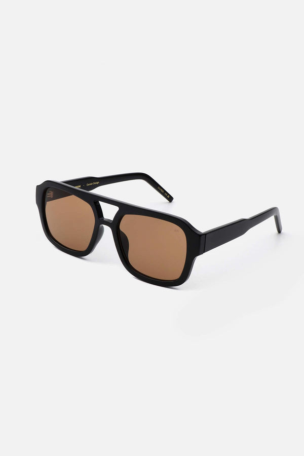 A Kjaerbede Kaya Sunglasses In Black