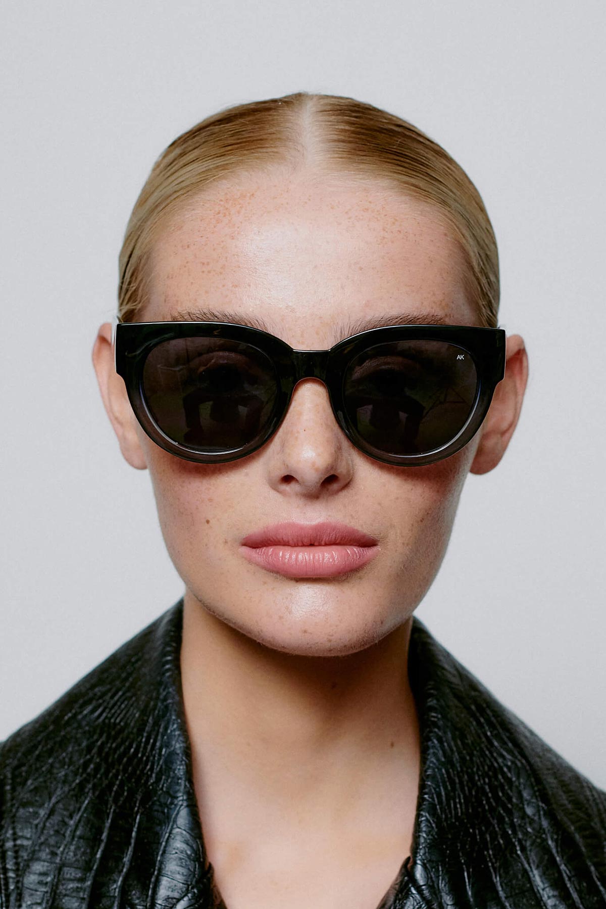 A Kjaerbede Lilly Sunglasses In Black Grey Transparent