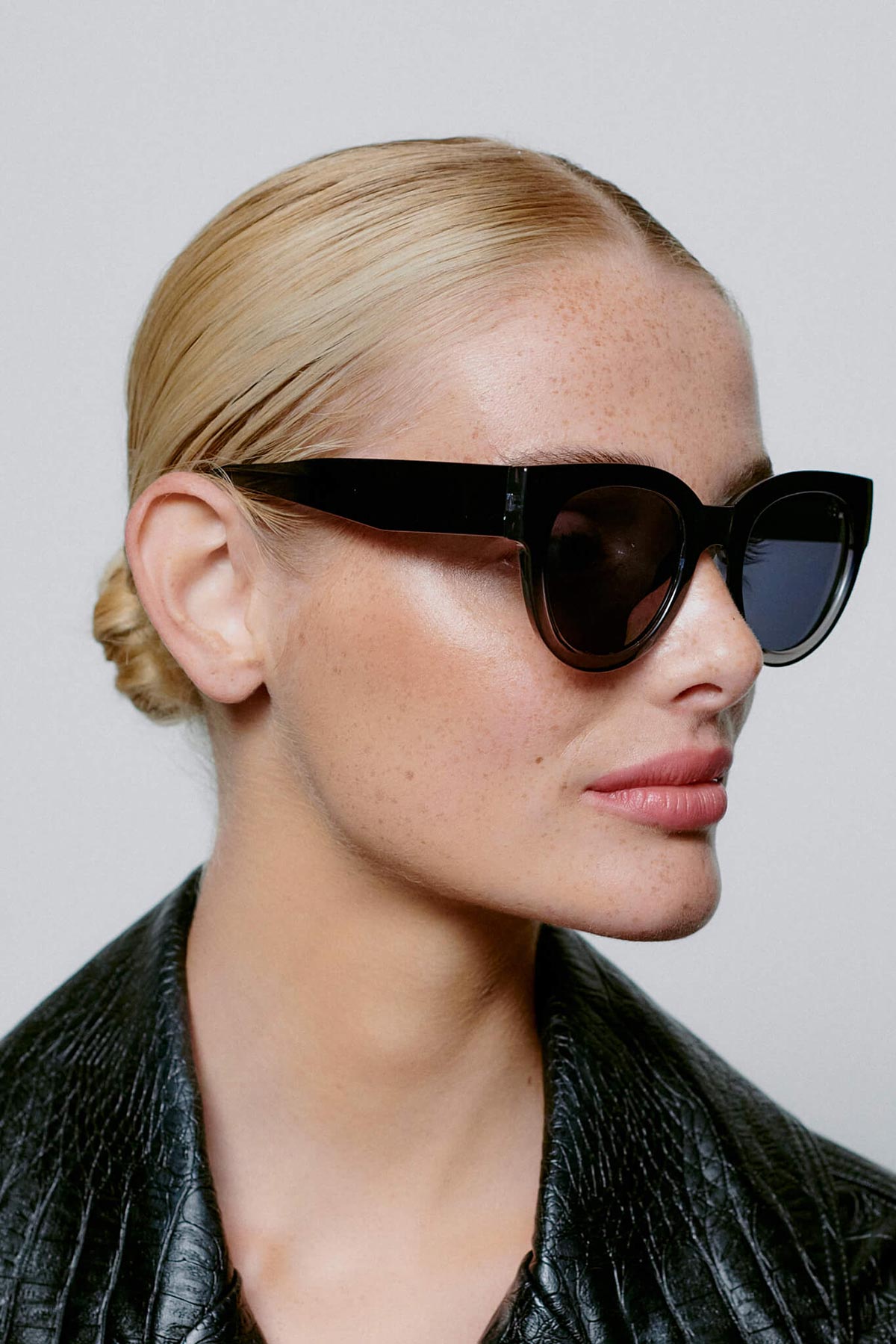 A Kjaerbede Lilly Sunglasses In Black Grey Transparent
