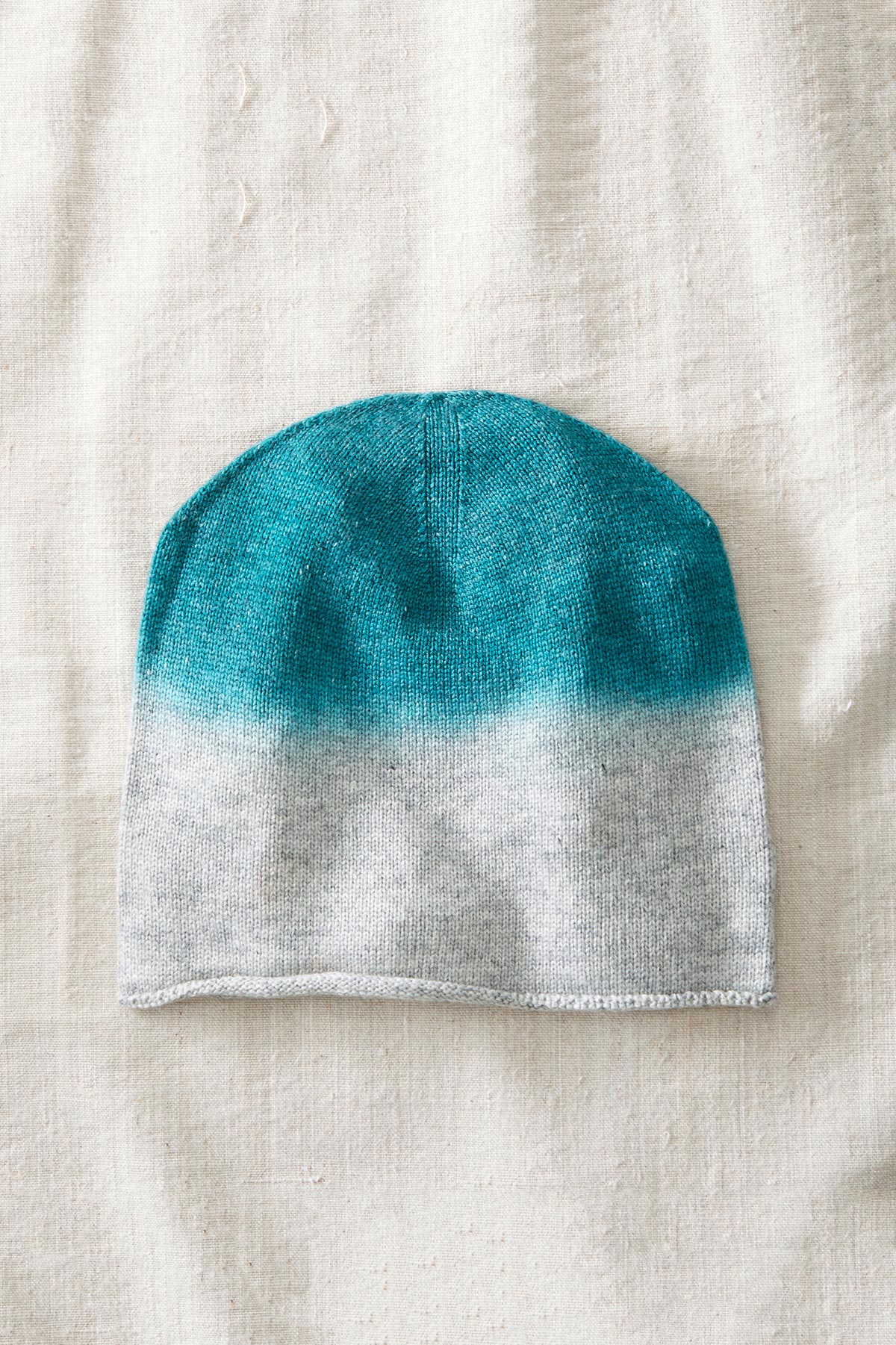 Aura Que Darja Dipdye Ombre Soft Merino Slouch Beanie Hat