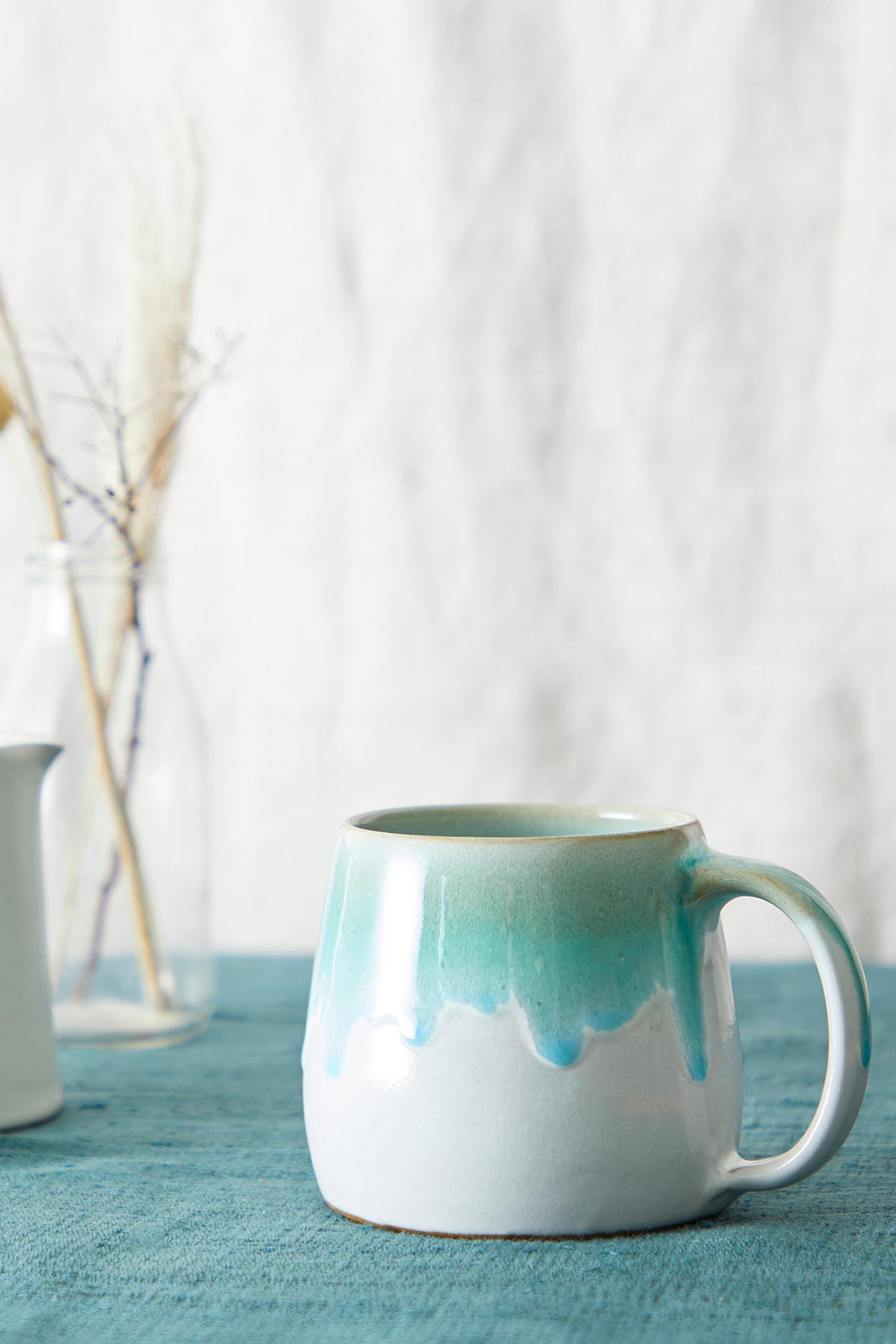 Aura Que Inaki Handmade Ombre Two Tone Stoneware Wide Mug In Spring Green