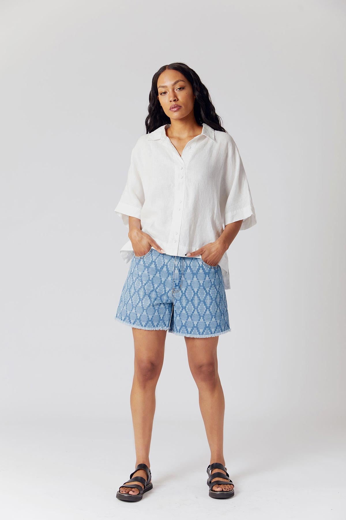 Komodo Kimono Linen Shirt In Off White