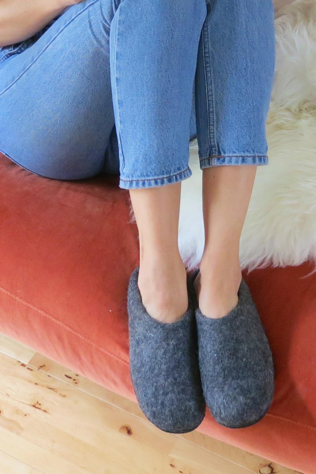 Aura Que Mita Handmade Eco Felt Mule Slippers Suede Sole In Dark Grey