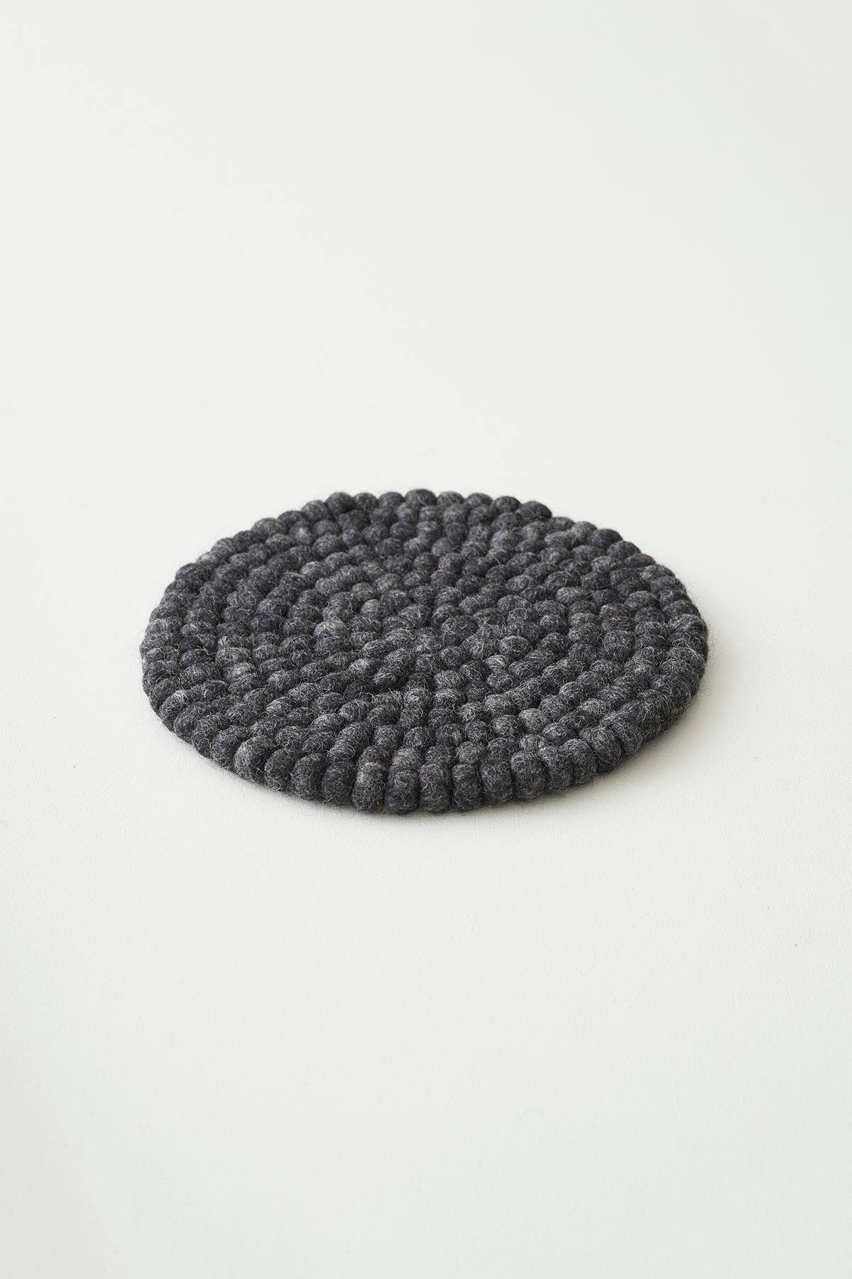 Aura Que Mildo Handmade Felt Ball Table Mat Trivet