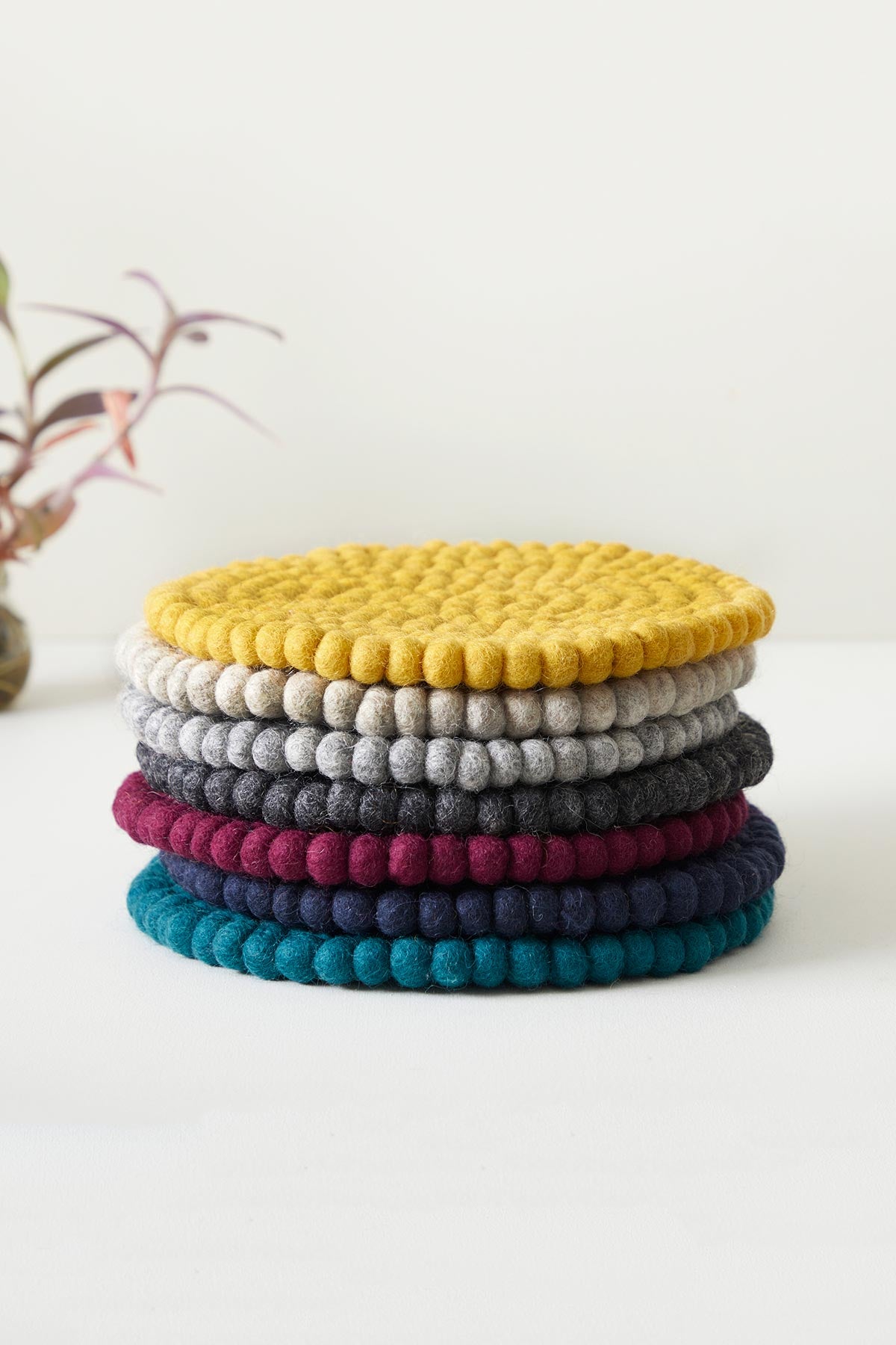 Aura Que Mildo Handmade Felt Ball Table Mat Trivet