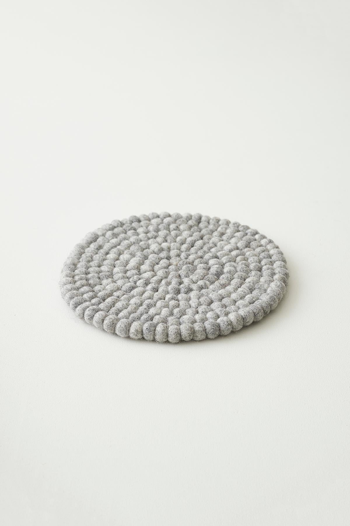 Aura Que Mildo Handmade Felt Ball Table Mat Trivet