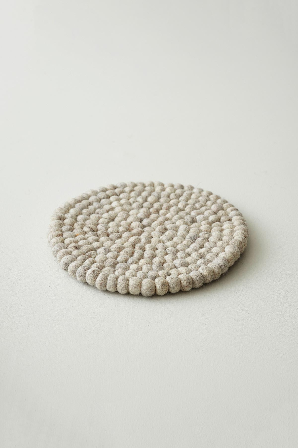 Aura Que Mildo Handmade Felt Ball Table Mat Trivet