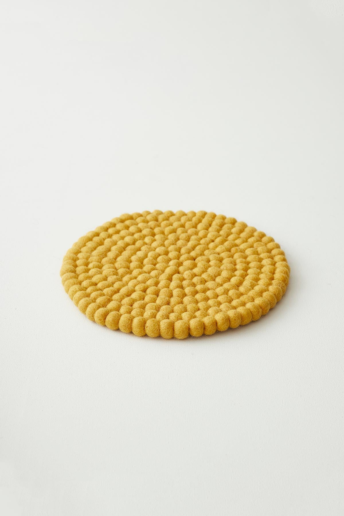 Aura Que Mildo Handmade Felt Ball Table Mat Trivet