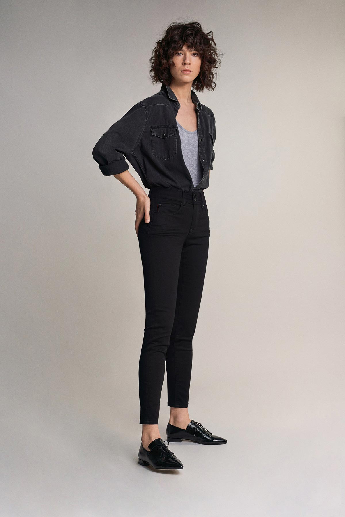 Push In Secret Skinny True Black Jeans