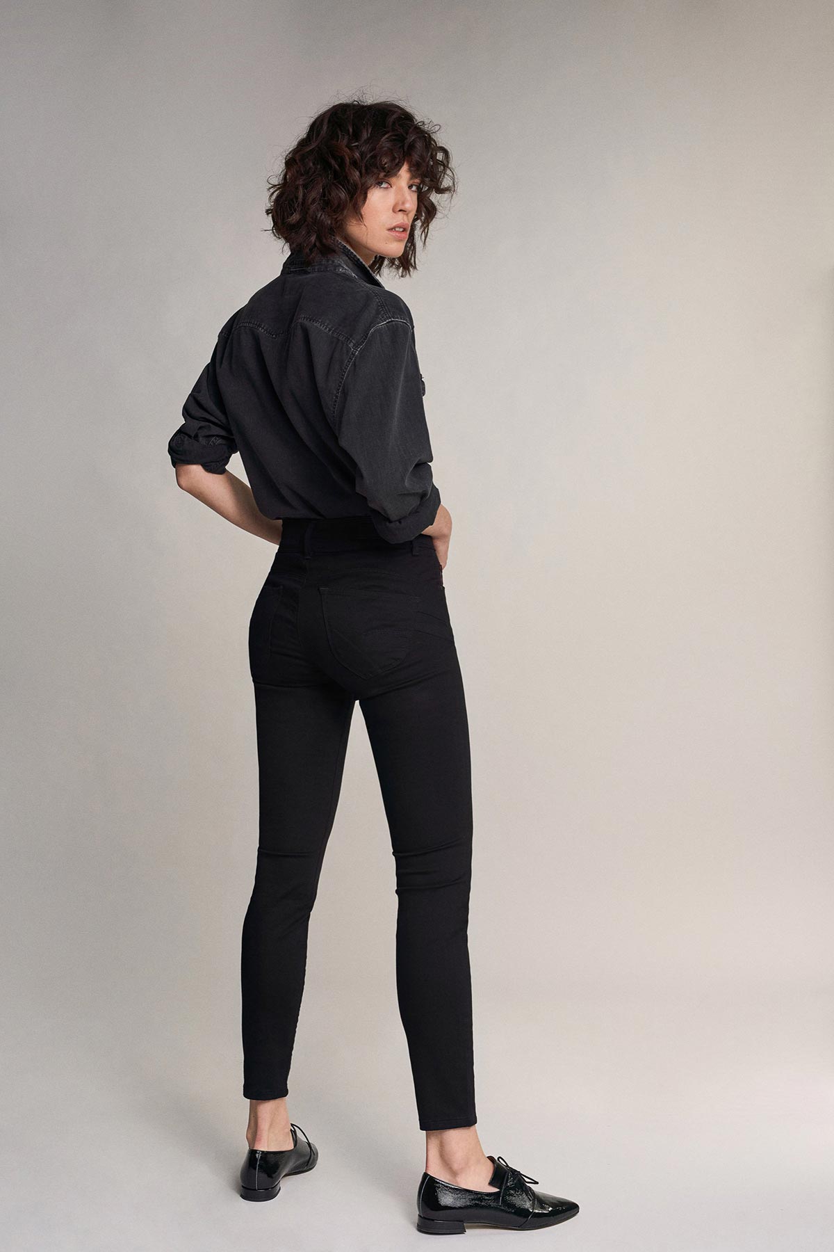 Push In Secret Skinny True Black Jeans