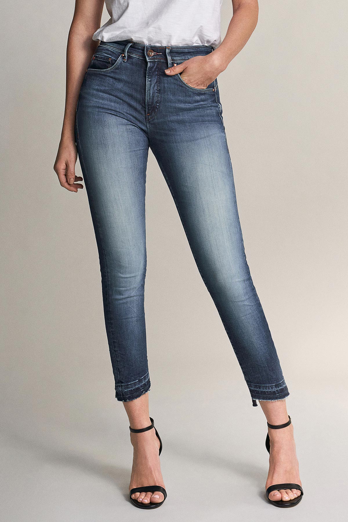 Secret Glamour Push In Capri Premium Wash Jeans