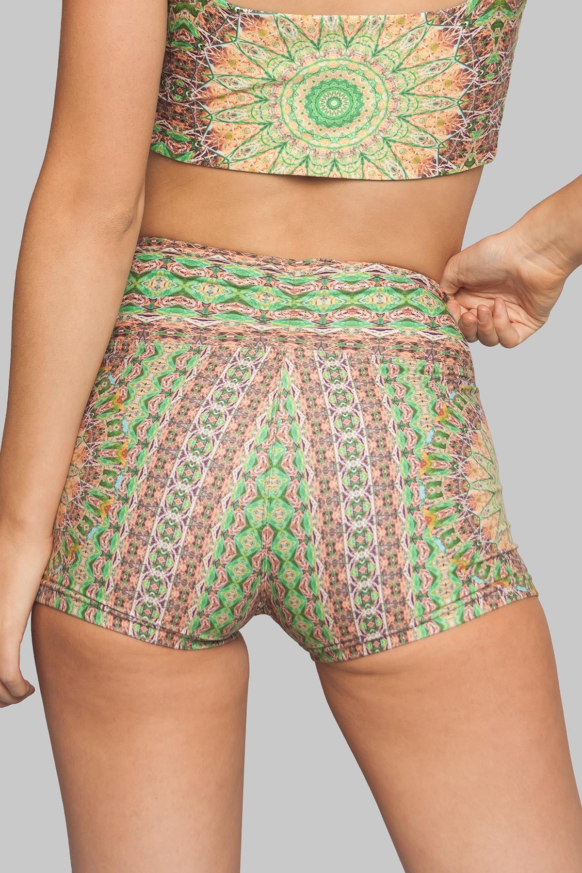 Wolven Fauna Crossover High-Waisted Short High Performance Activewear