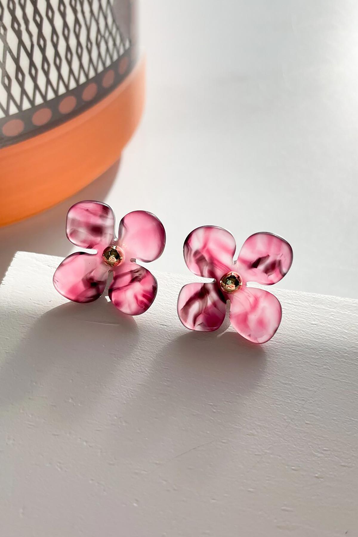 Fenna & Fei Hydrangea Studs In Wine